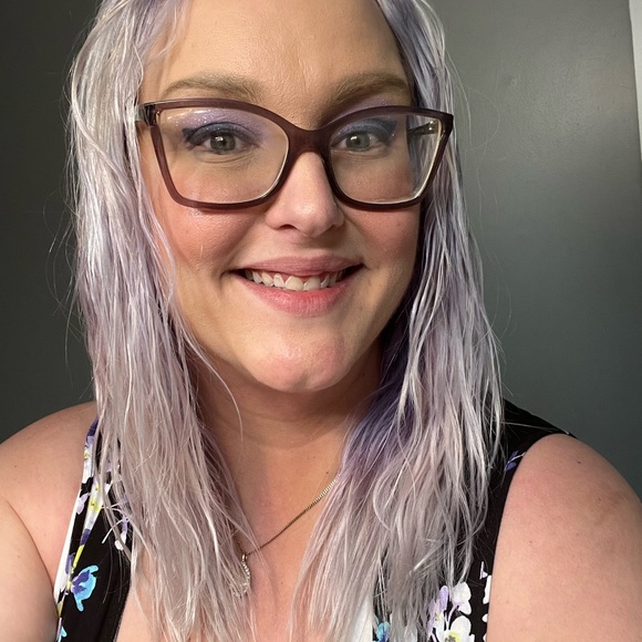 Hi! I’m Sarah. Colors, sparkles, and Betsey Johnson make life happy! - Picture 3 of 12